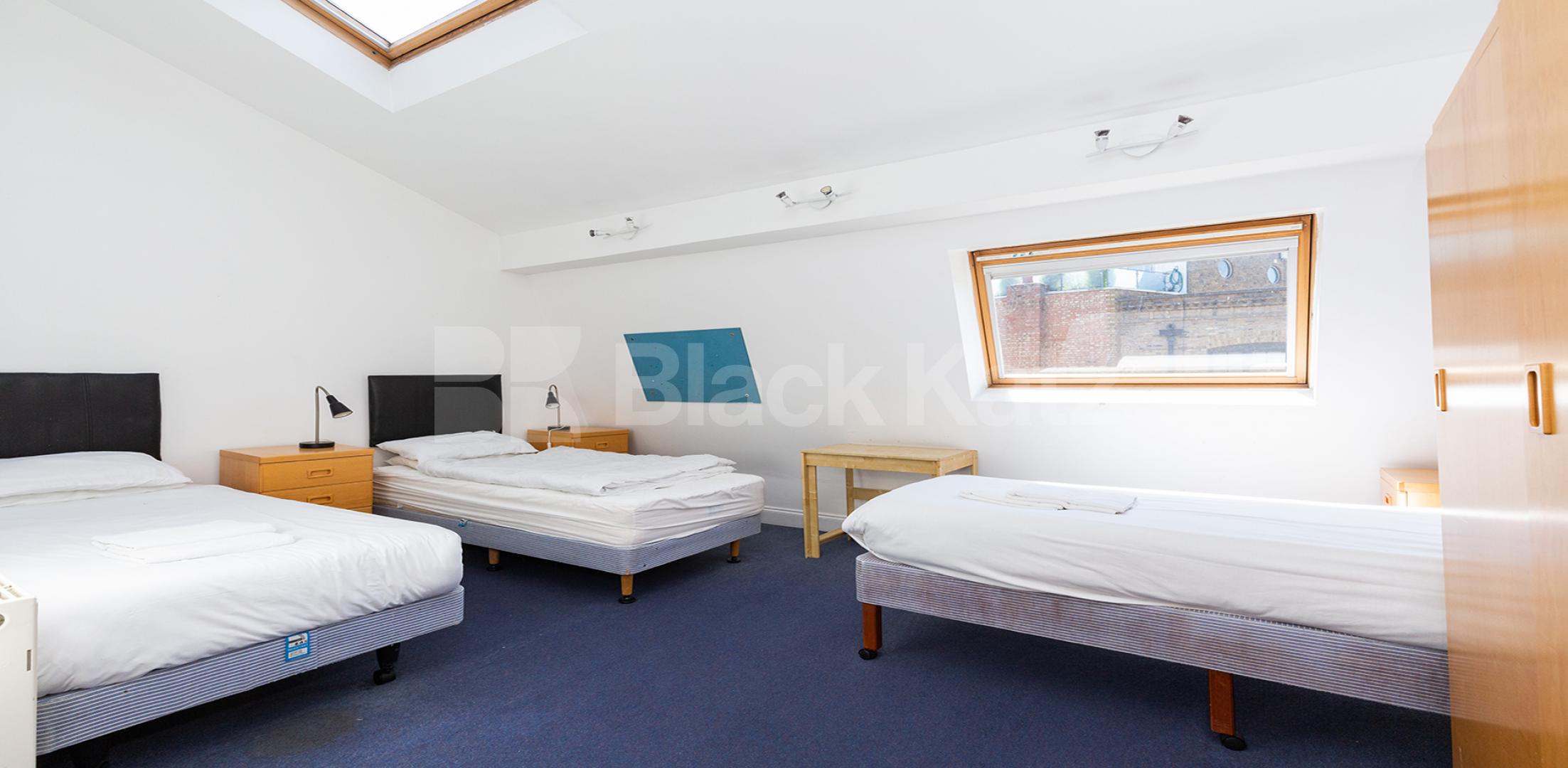 			3 BED WAREHOUSE CONVESRION!, 3 Bedroom, 1 bath, 1 reception Flat			 Crawford House Farringdon Road, CLERKENWELL / FARRINGDON